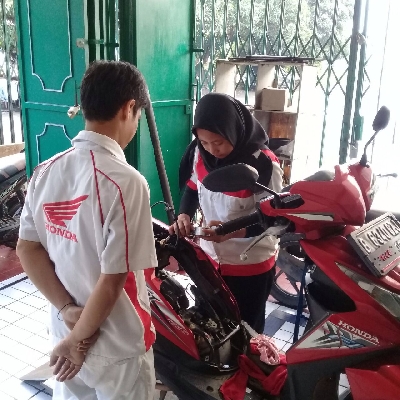 SMK Teknik Sepeda Motor dilirik Pelajar Wanita