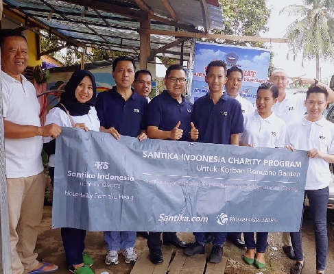 Hotel Santika peduli korban bencana Banten