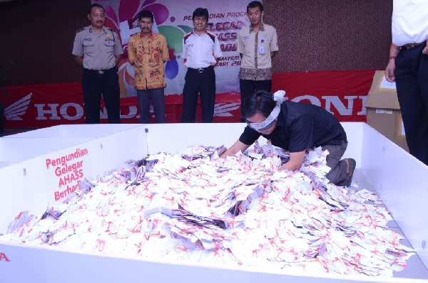 Service Di AHASS Dapat Umroh Gratis