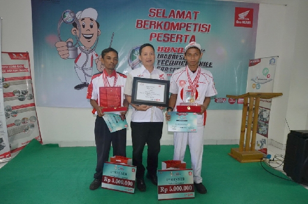 Kontes Mekanik dan Service Advisor 2017 Wahana Honda Ukur Kemampuan Layanan Lewat Kompetisi