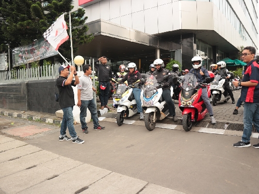 Menikmati Taman Kota Ala Komunitas Honda PCX