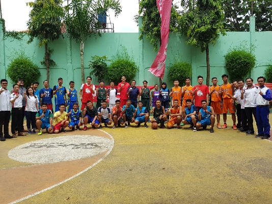 Pemain Basket Nasional Sambangi SMK Binaan Honda