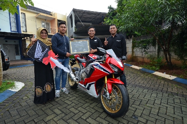 ‘Kado Manis’ ke 18, Fadillah jadi Pemilik Pertama CBR1000RR SP