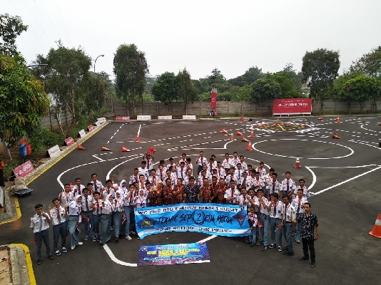 Puluhan Siswa SMK ‘Buru’ Ilmu di Training Center Wahana