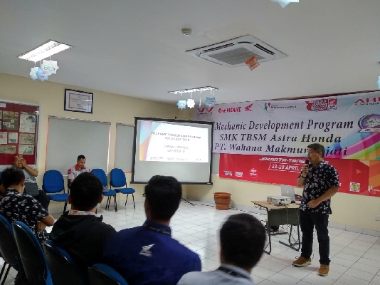 Ratusan Lulusan SMK Langsung Kerja di AHASS