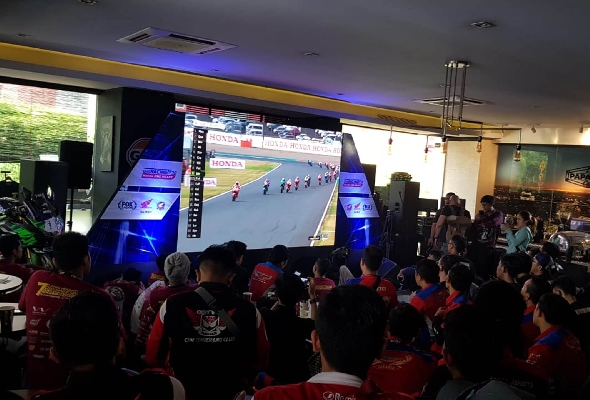 Ratusan ‘Penggemar’ CBR Jadi Saksi juara Dunia