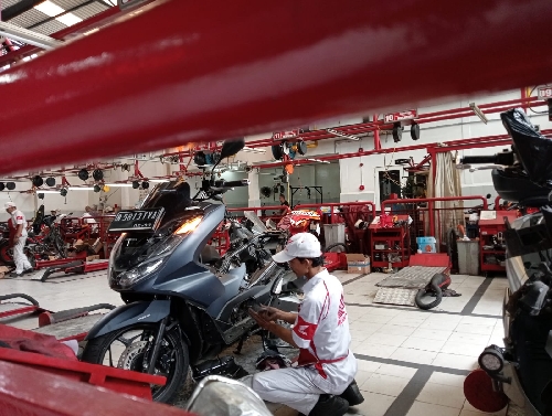 Viral Video ‘Dikerjai’ Bengkel tidak resmi, Wahana Ajak Konsumen ke AHASS
