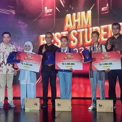 Keren! Siswi SMK Binaan Wahana  Sabet Gelar AHM Best Student 2023 