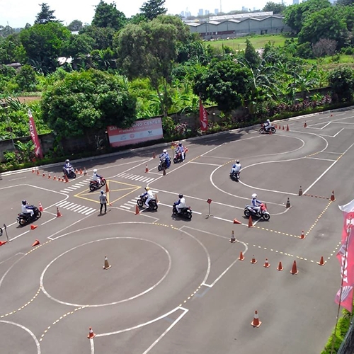 Defensive Riding, #Cari_Aman Berkendara di Jalan