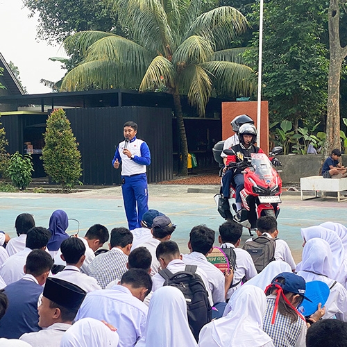 Ribuan Pelajar SMK Dapat Edukasi Safety Riding Saat Masa Pengenalan Lingkungan Sekolah (MPLS)