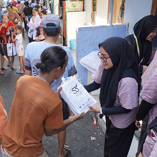 Wahana Artha Group Sambut HUT ke-53 dengan Berbagi Sembako untuk Warga
