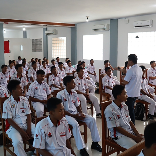 Astra Honda Berbagi Ilmu Sambangi SMKN 5 Kabupaten Tangerang, Sharing Teknologi Honda PCX 160 RoadSync